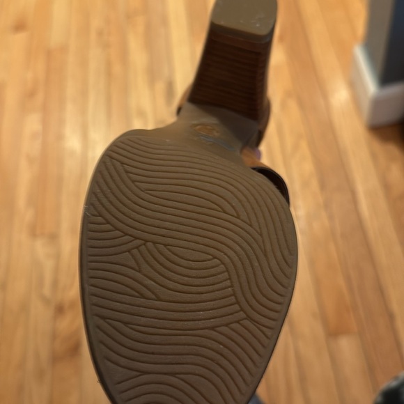 Sofft Tan Strappy Heel Sandals never worn - Picture 8 of 8